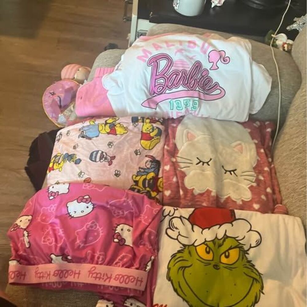 Lot of women’s size 3X pajamas 4 of the pieces are NEW